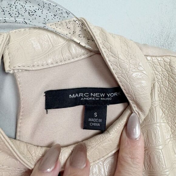 MARC NEW YORK | NEW Latte Croc Keyhole Sleeveless Top Women’s Size Small - Picture 5 of 10